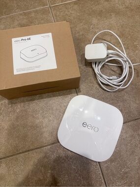 EERO Pro 6E Tri-band Mesh Wi-Fi Router S010001